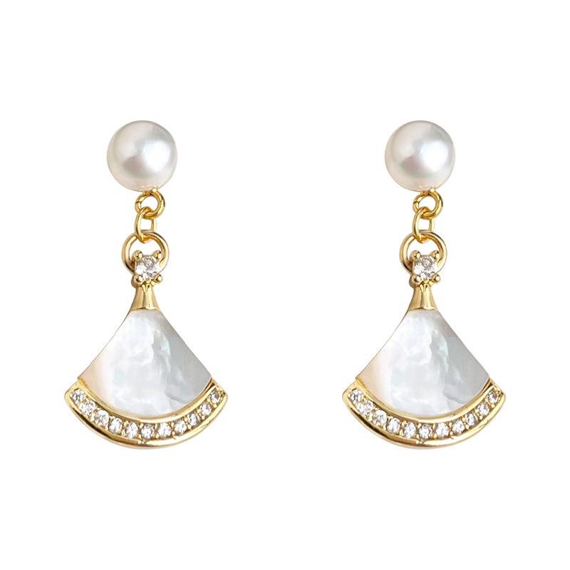 5A Grade Freshwater Pearl Fan-Shaped Mother-of-Pearl Earrings in 18k Gold