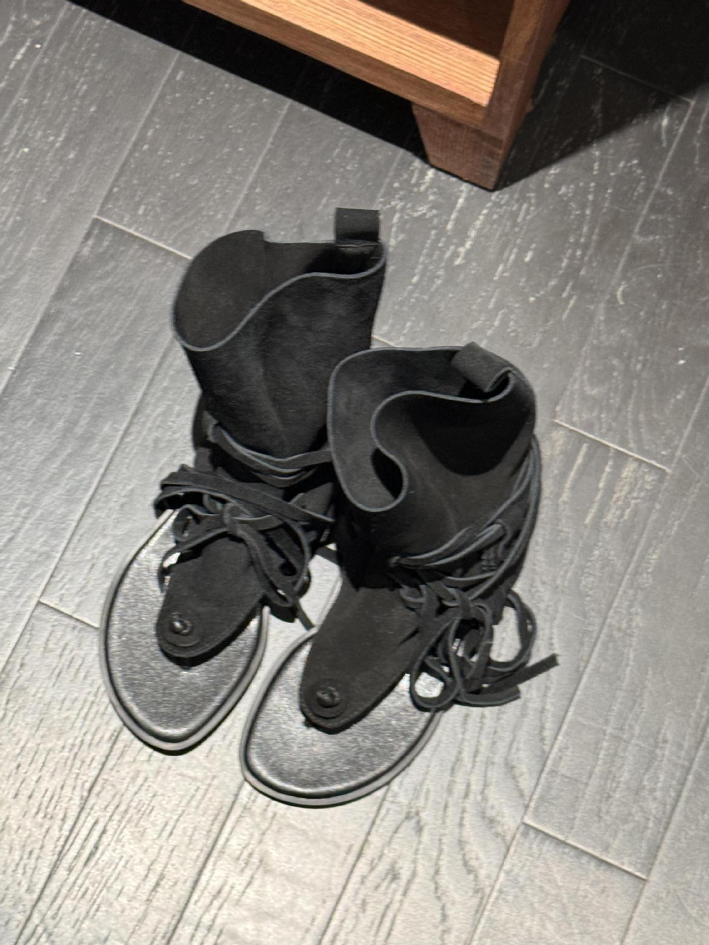 

Лето 2025 новые ботинки с открытым носком универсальные вестерн-ботинки с открытым носком низкий каблук ремешки римские сандалии сандалии «елочка» женские 40 чёрный