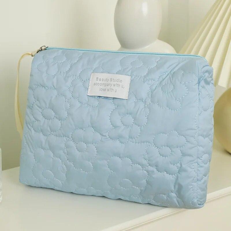 New Cloud Shape Makeup and Toiletry Bag, An Instagram Travel Minimalist and Portable Large-capacity Skincare Storage Bags