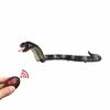 Giocattolo serpente telecomandato giocattolo serpente ricaricabile RC giocattoli rettili spaventosi giocattoli scherzi lunghi 43 cm per bambini