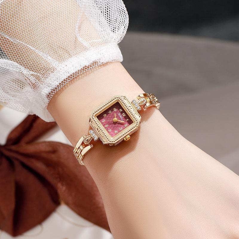 New Literary And Retro Square Small Exquisite Light Luxury Niche Ins Style Temperament Bracelet Quartz Watch
