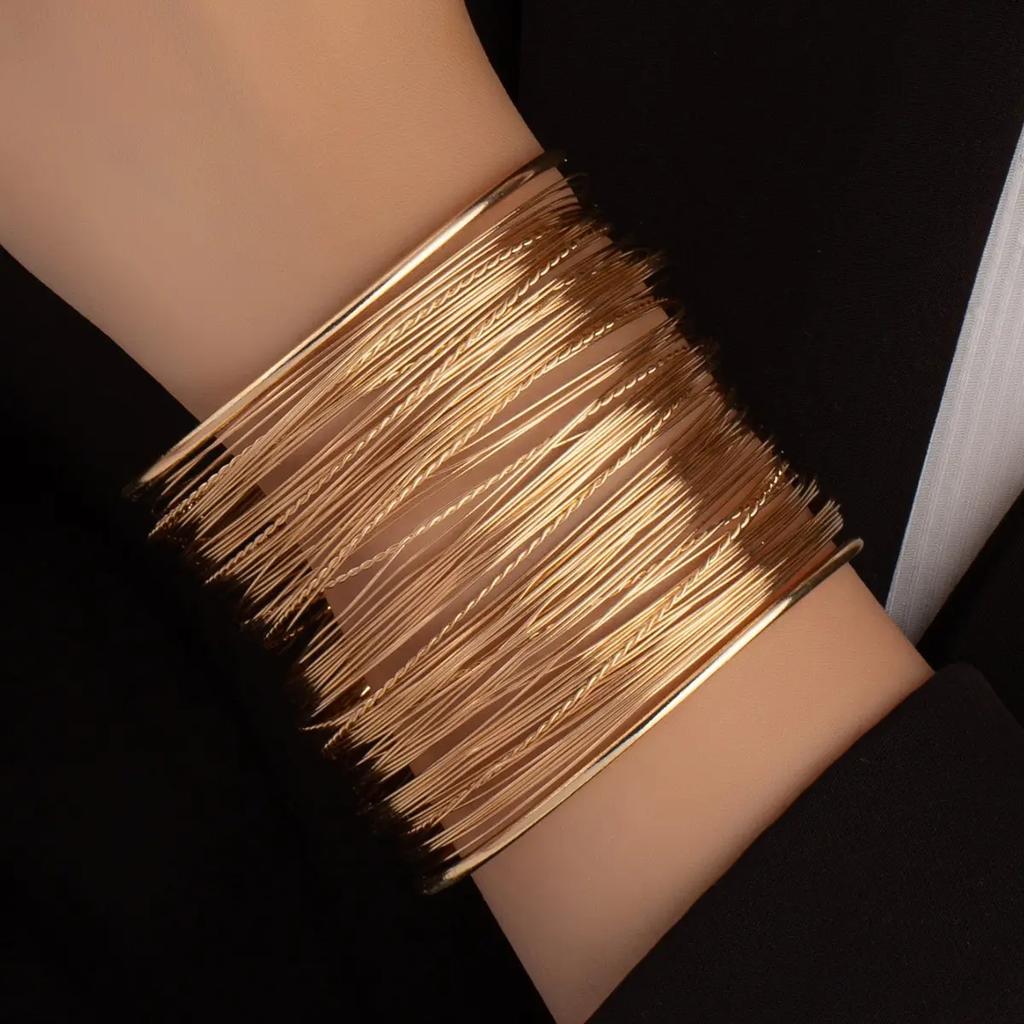 Modisches Goldfarbenes Mehrschichtiges Metallarmband Europäischer Und Amerikanischer Übertriebener Armreif für Damen Vintage Handschmuck Geschenk 2025