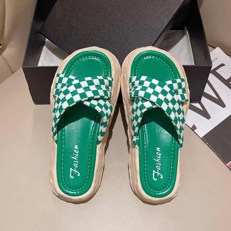 

Women Cross Strap Platform Thick Soled Slippers Women Outerwear Summer New Fashion Versatile Beach Straight Slippers 40