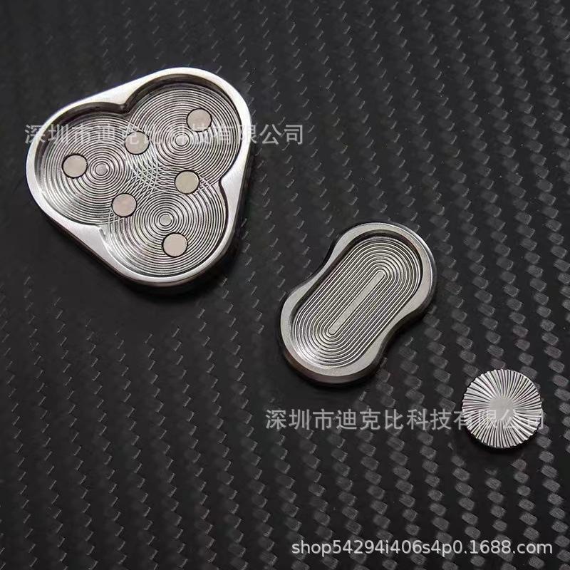 Triangular Silver Stress Relief Fidget Card: Portable EDC Push Coin for Stacking and Relaxation