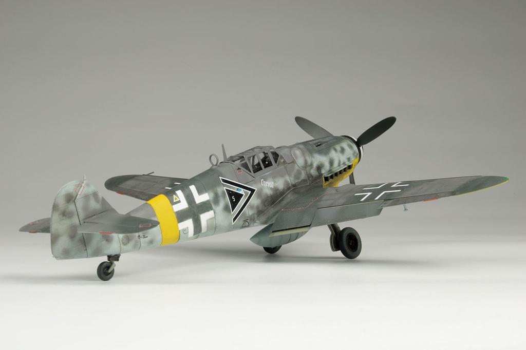 Platz 1/48 WWII German Messerschmitt Bf-109 G-6 52nd Fighter Wing Plastic Model Kit AE-33