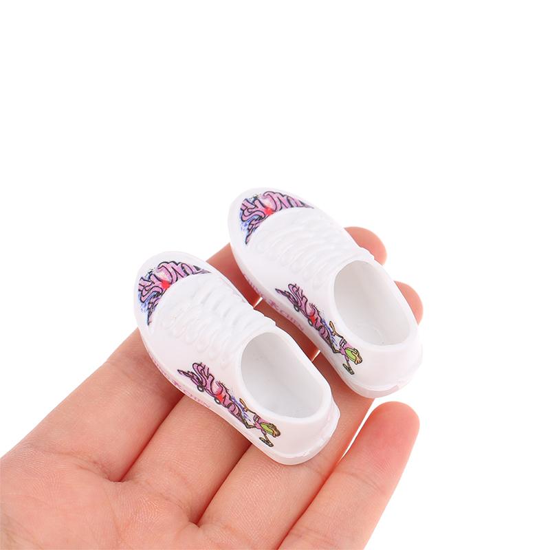 Finger Toy Shoes Mini Skateboard Shoes Sports Shoes Finger Scooter Kids Toy Gifts