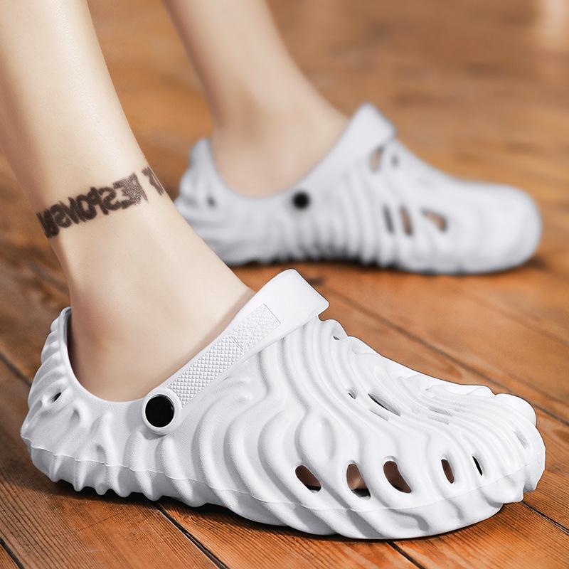 Hausschuhe Herren Sommer Außenbekleidung Plateau-Sandalen Herren Rutschfest Weichsohlig Outdoor Strandschuhe Große Größe Lochschuhe
