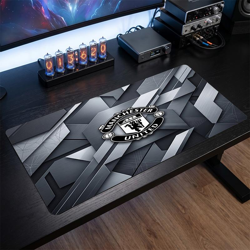 Alfombrilla de ratón grande impresa del Manchester United, alfombrilla de escritorio para gaming de goma suave antideslizante para decoración de oficina, portátil y ordenador