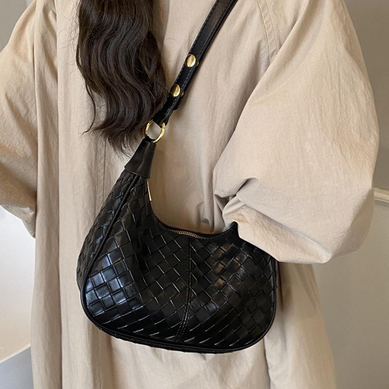 2025 Autumn New Korean Version Popular Versatile Underarm Bag Oil Wax Leather Woven Niche Texture Shoulder Messenger Bag