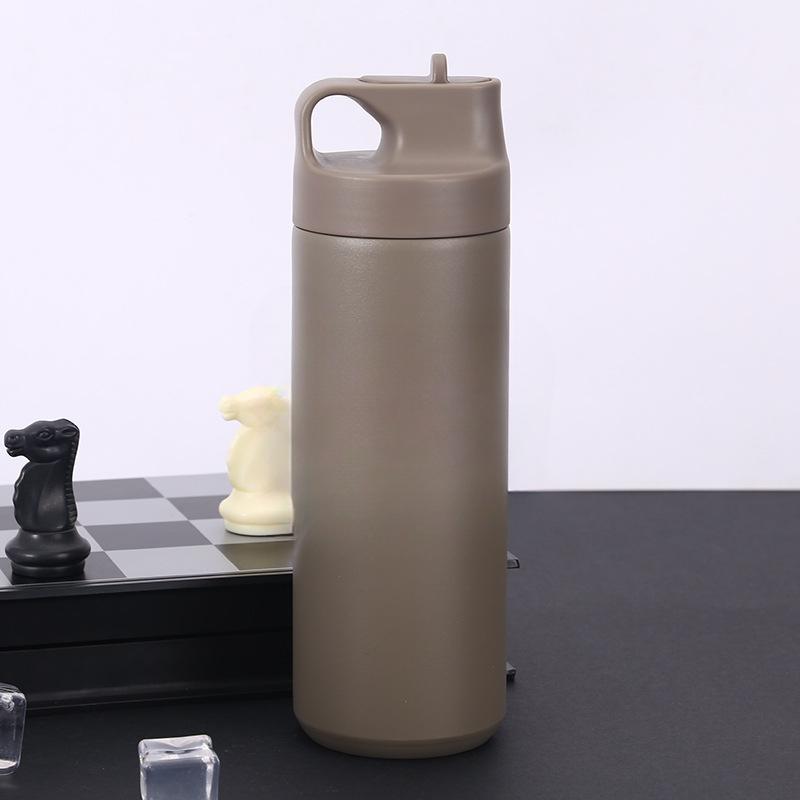 

Спортивный чайник, уличный горшок для альпинизма, большая вместительная чашка для фитнеса, термос из нержавеющей стали с пластиковым напылением, дорожная бутылка для воды 550ML коричневый