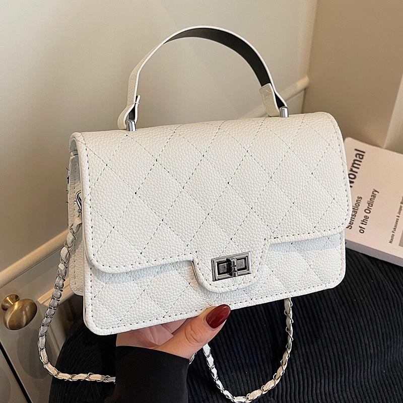 Small Bag Women's 2026 New Fashion Diamond Chain Messenger Bag Feeling Portable Small Square Bag