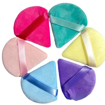 1 unidad Borla de Polvo Triangular de Terciopelo Uso Húmedo Seco Lavable Esponja Suave de Maquillaje Herramienta Para Base Polvo Colorete