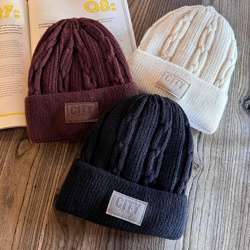 Knitted Beanie Hat For Women And Men With Fleece Lining For Winter Outdoor Warmth