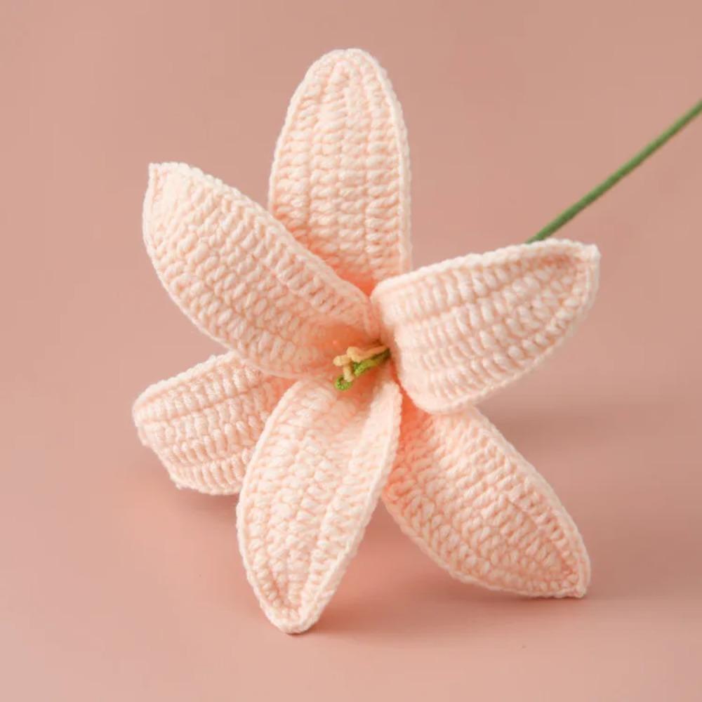 1Pcs Crochet Lily Flowers Creative Hand-knitted Flower Bouquet Wedding Party Home Decor