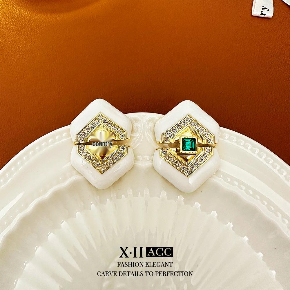 Vintage Bow Earrings: Timeless, High-End Retro Fashion Accessory