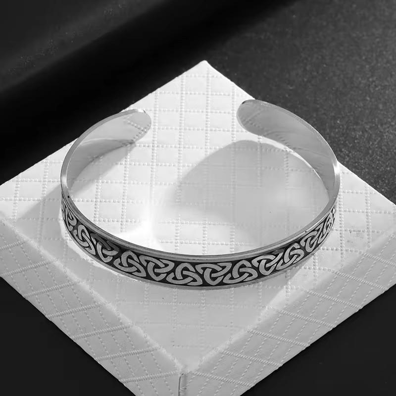 

Браслет из титановой стали с разводами, циклически корродирующий, с треугольным узором, браслет из нержавеющей стали