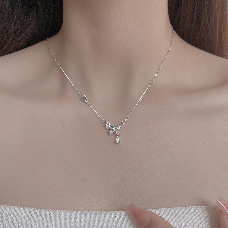 Trendy 2025 Exquisite Shell Butterfly Clavicle Necklace for Women
