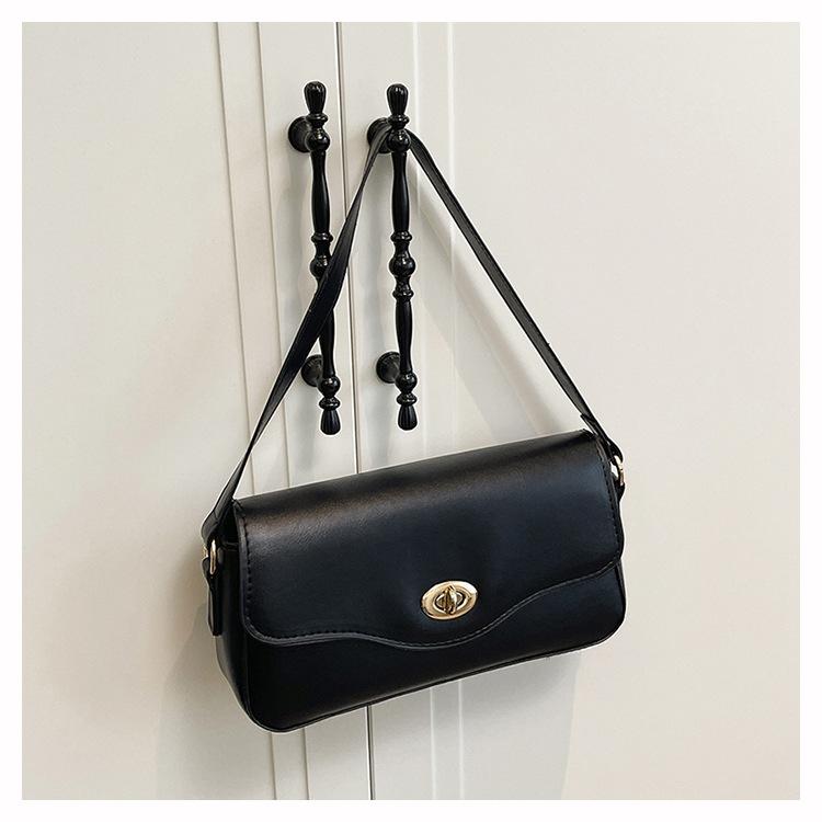 

Fashion versatile niche shoulder messenger bag new commuter underarm bag premium messenger retro neck bag чёрный