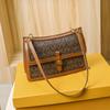 High-end underarm bag women's new autumn and winter texture niche design fashionable messenger small square bag tide