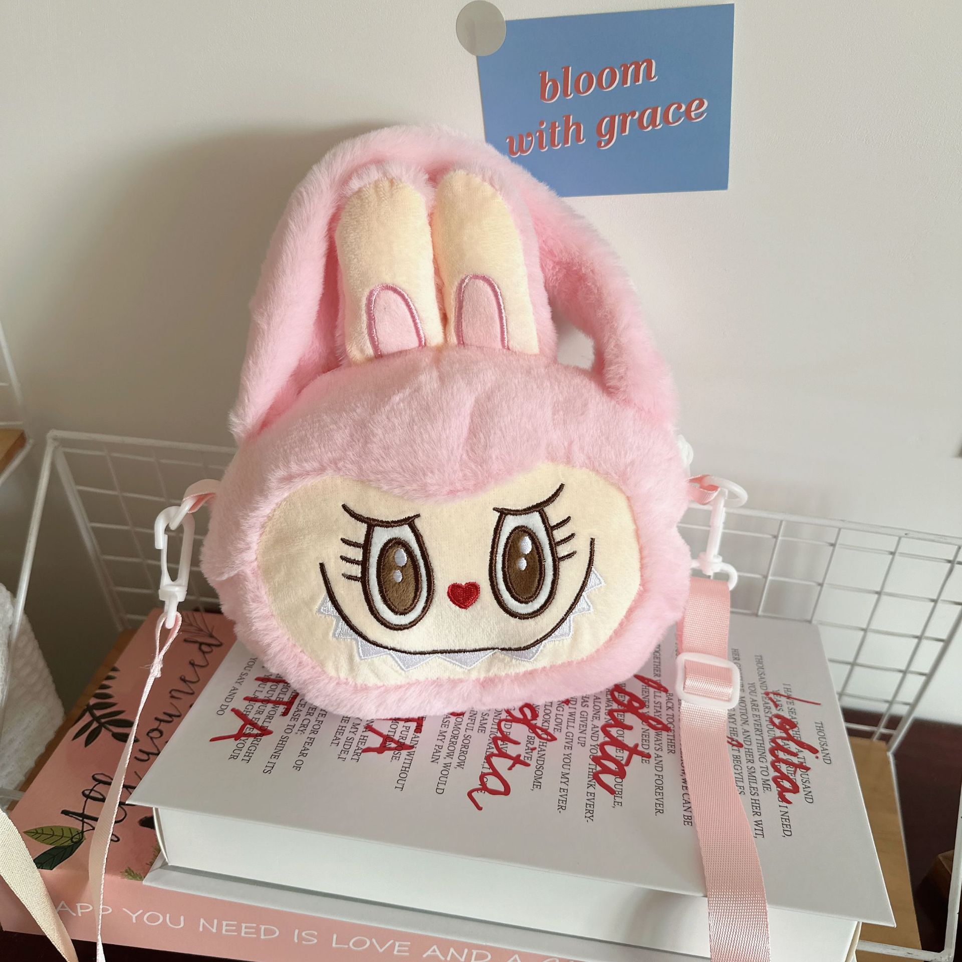 

Мультяшная милая забавная маленькая круглая сумка милая девочка осень и зима ручная мини-сумка для куклы пушистая сумка-мессенджер сумка для мелочи сумка для автомата для захвата