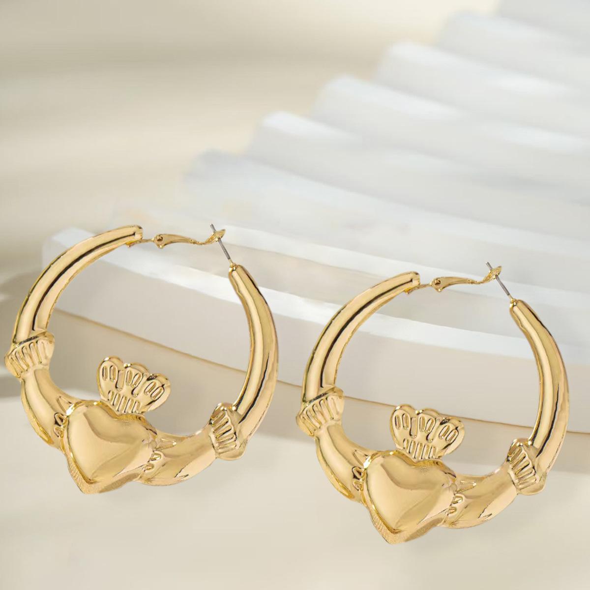 

New love earrings fashion trend sweet big earrings earrings золотий жовтий колір