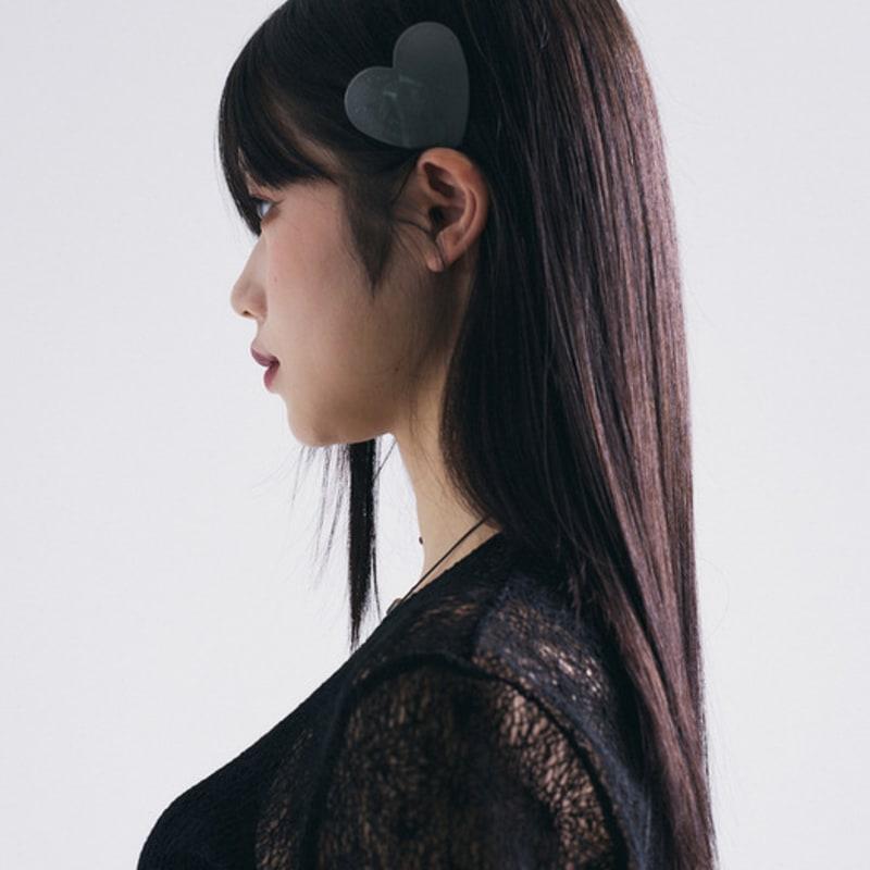 SENTIMENTS NO.439 [BLACK] HEART SHIELD HAIR Pin
