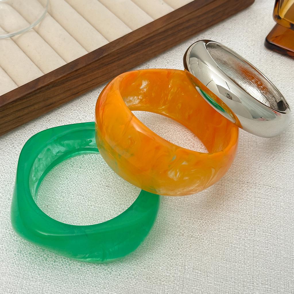 Fashion Irregular Smudge Gradual Change Resin Bracelet, Exaggerated Geometric Arc Acrylic Bracelet