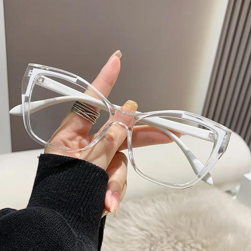 Fashion Cat Eye Anti Blue Light Pochromic Glasses Women Vintage Triangle Metal Frame Color Change Eye Protection Spectacles