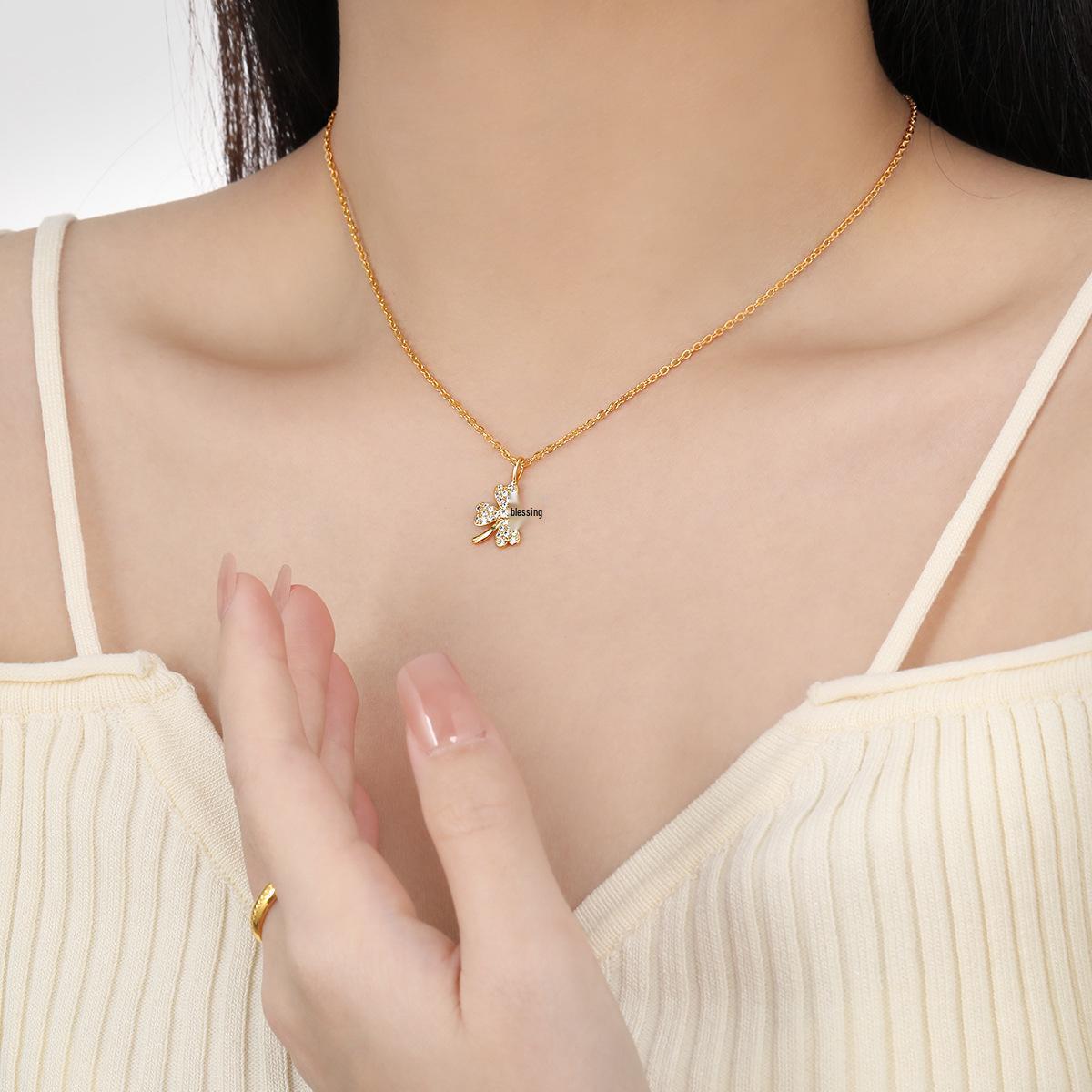 

Ожерелье в корейском стиле Сладкий клевер с золотым покрытием из титановой стали