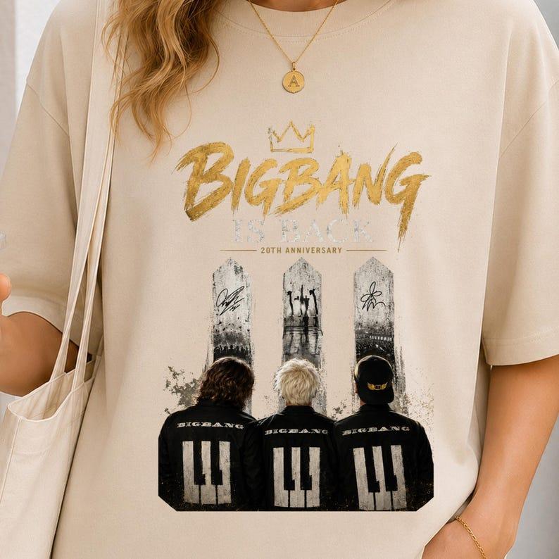 2026 Hete Verkoop BIGBANG 20e Verjaardag Unisex Dubbelzijdig Bedrukt T-shirt Hip Hop Streetwear Gothic Katoenen Oversized T-shirt Los Comfortabel en Veelzijdig