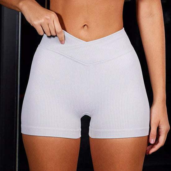 Damski prążkowany zestaw do jogi: Bezszwowy biustonosz odkrywający ramiona z majtkami i szortami z wysokim stanem