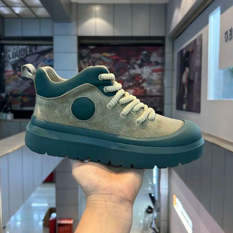 

Autumn Men s Skateboarding Shoes 2025 Trendy Casual Sneakers Mid Top Black Short Boots Work Men Sports Shoes Board Footwear 39 зелёный