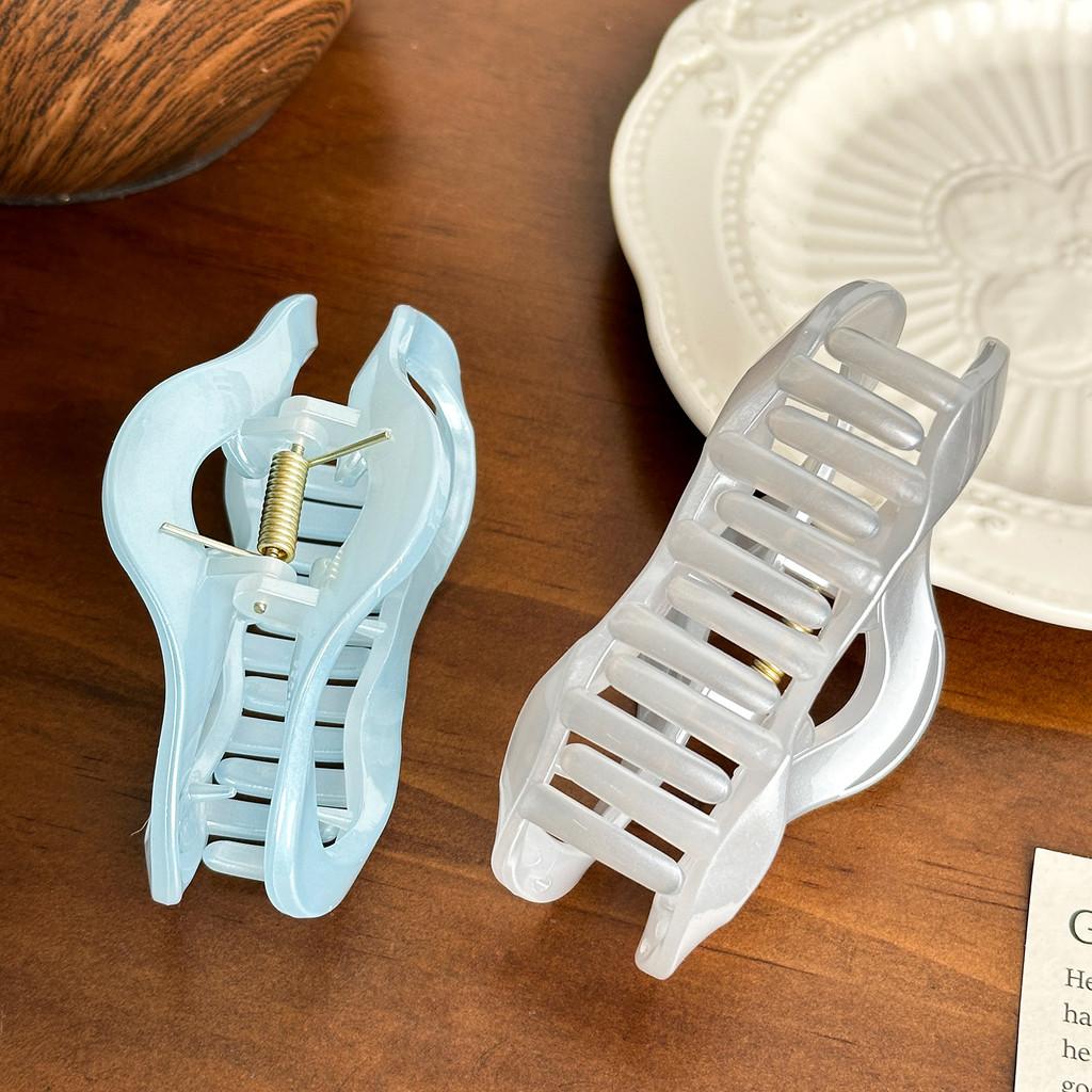 Stylish Candy Colored Medium Cloud Hair Clip In Trendy Geometric Design For Women