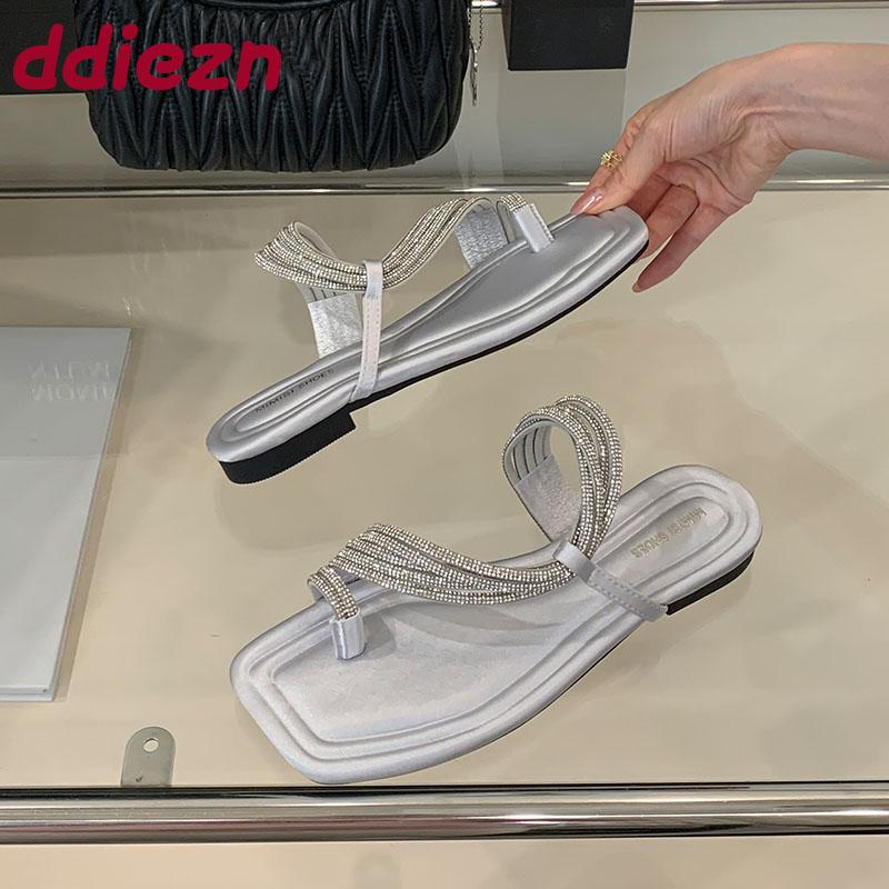 Fashion Summer Beach Footwear Slides Women Flats Slippers Shoes Luxury Female Sandals Fashion Rhinestones Ladies Flat Slippers Shoes