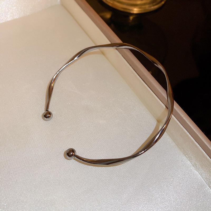 Изысканный браслет с буквой из страз: Шикарные и Элегантные Женские Украшения