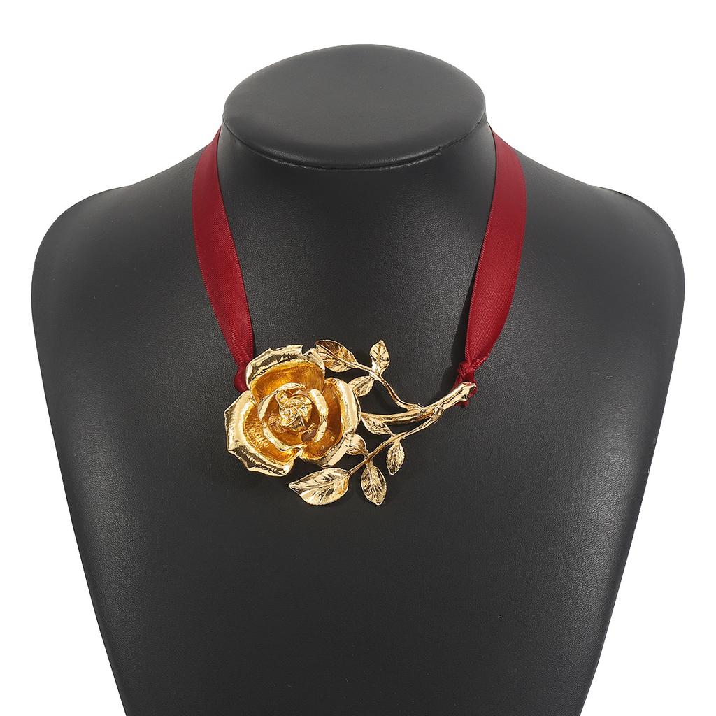 Three-dimensional Rose Brooch