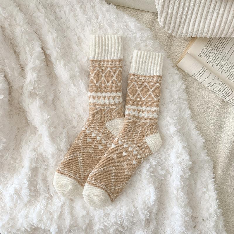 Women's Thermal Winter Socks - Ethnic Rhombus Pattern Mid-Calf Warm Socks for Outdoor Cold Weather, Cozy Soft Fabric with Multi-Color Options