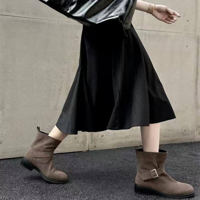 Korean Version of Maillard Leather Matte Round Head Thick Heel Wide Tube Belt Buckle Martin Boots Women's Autumn and Winter Cowboy Boots Short Boots