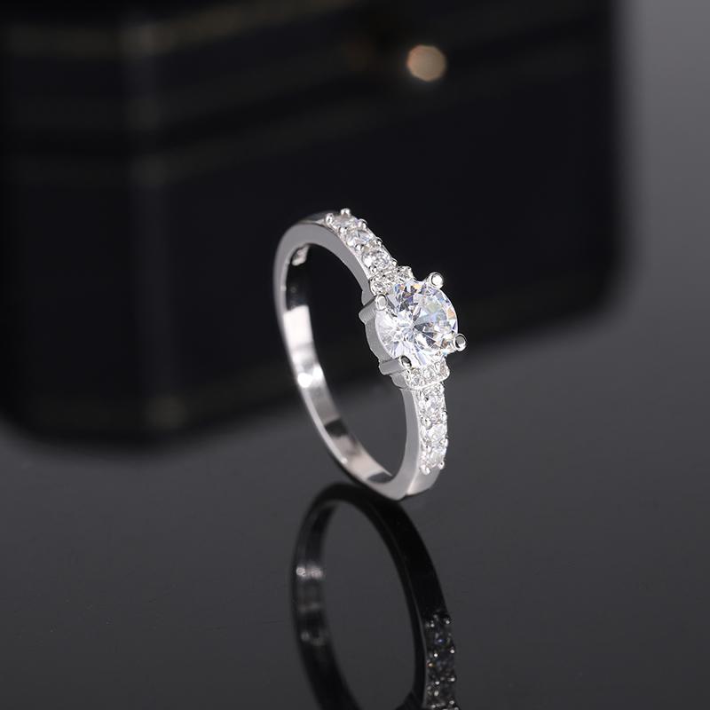 

Классическое женское кольцо Стильный блестящий циркон AAA Подарок на годовщину Высокое качество Обручальное кольцо Стильные свадебные украшения Ювелирные изделия для вечеринок 10 белый