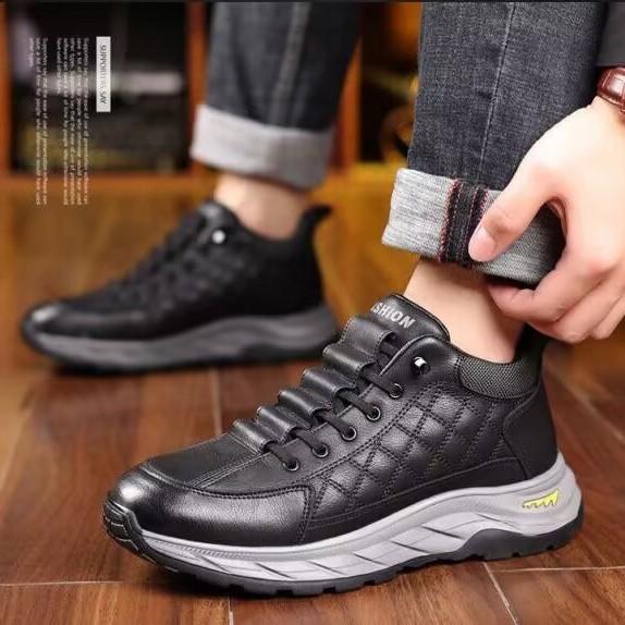 Chaussures en coton chaudes Chaussures décontractées d'hiver Bottes de neige épaissies en polaire Semelles épaisses Confortables Chaussures en coton chaudes de sport d'extérieur pour hommes
