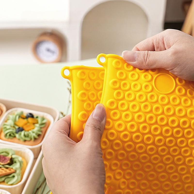 Silicone Heat-resistant Gloves Thickened Waterproof, Anti-skid Heat-insulating Material Kitchen Specific Gloves for Home Baking