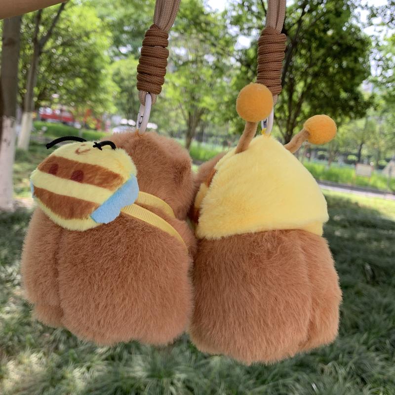 Süße Bienen-Capybara Plüschtiere Spielsets Kawaii Tiere Flauschiger Capybara Schlüsselanhänger Weicher gefüllter Bienen Rucksack Tentakel Hut Anhänger Geburtstagsgeschenk Geschenk