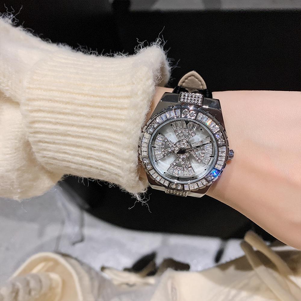 

Новые роскошные наручные часы со стразами, модный темперамент, вращающийся циферблат, женские кварцевые часы