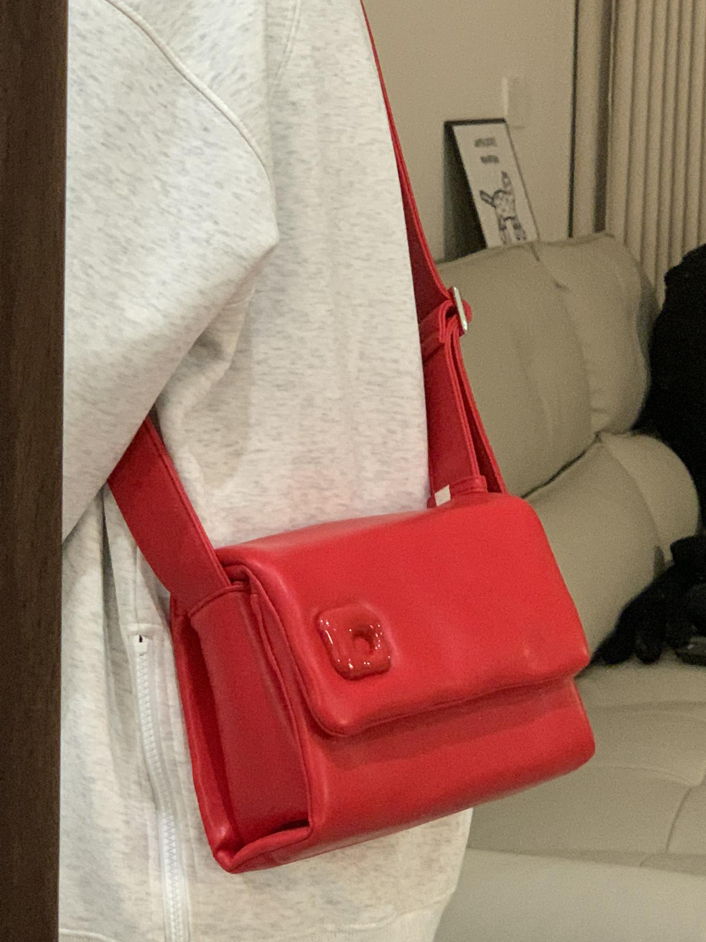 

Red Soft Leather Simple Shoulder Bag Women s Fashi Versatile Bride Handbag Temperament Luxurious Designer Wedding Bag Mini(Max Length<20cm) красный