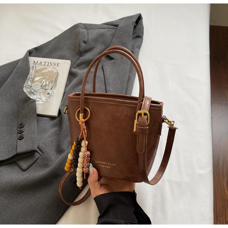 Premium Sense Niche Bag Women's 2025 New Winter Simple and Versatile Fashion Messenger Bag Casual Portable Shoulder Bag