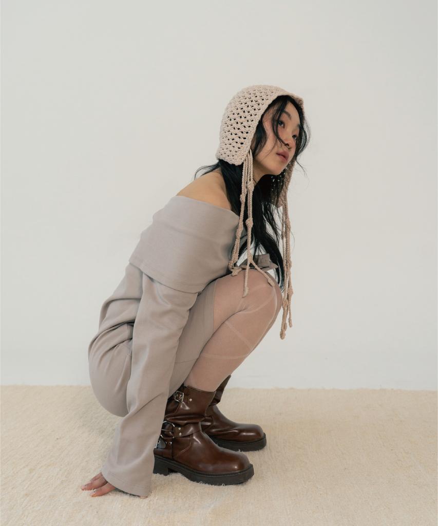 ZIZEMUSEUM Off Shoulder Tied Top (Mocha)
