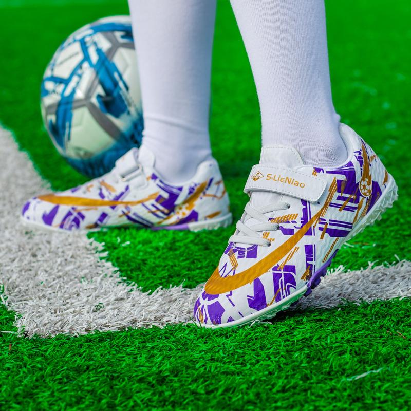 Hot Sale Cheap Pink Women Football Shoes Non-slip Outdoor Turf Soccer Shoes For Children Low Hook and Loop Kid Futsal Sneakers