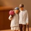 3D Printed Elderly Couple Figurines Old Couples Ornament with Wood Carving Texture Romantic