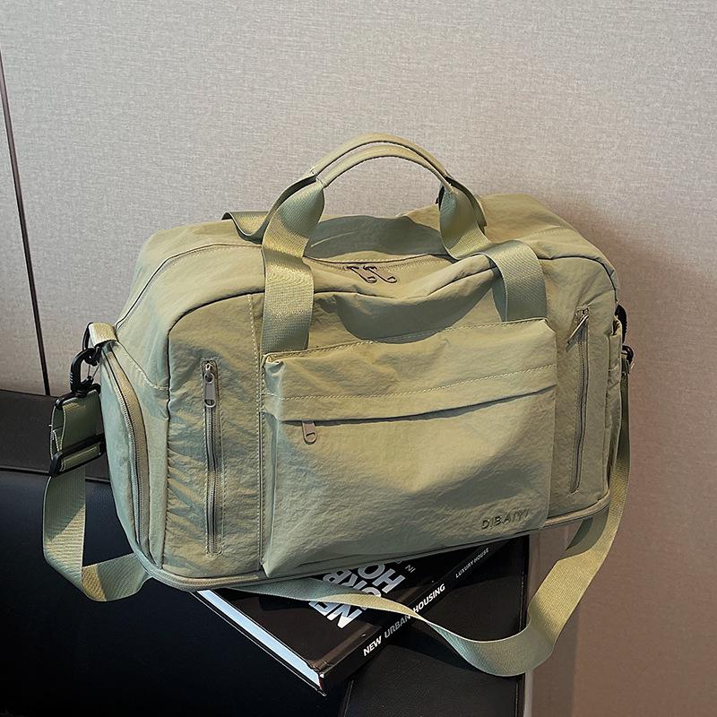 

Large Capacity Expandable Lightweight Travel Bag - Unisex Waterproof Crossbody for Short Trips and Sports 47cm x 20cm x 28cm зелёный