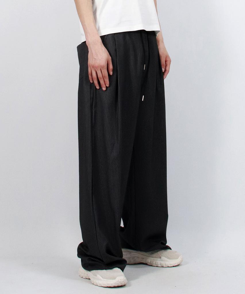 Deumakeu M Pin Stripe Slacks Semi-Wide One-Tuck Pants